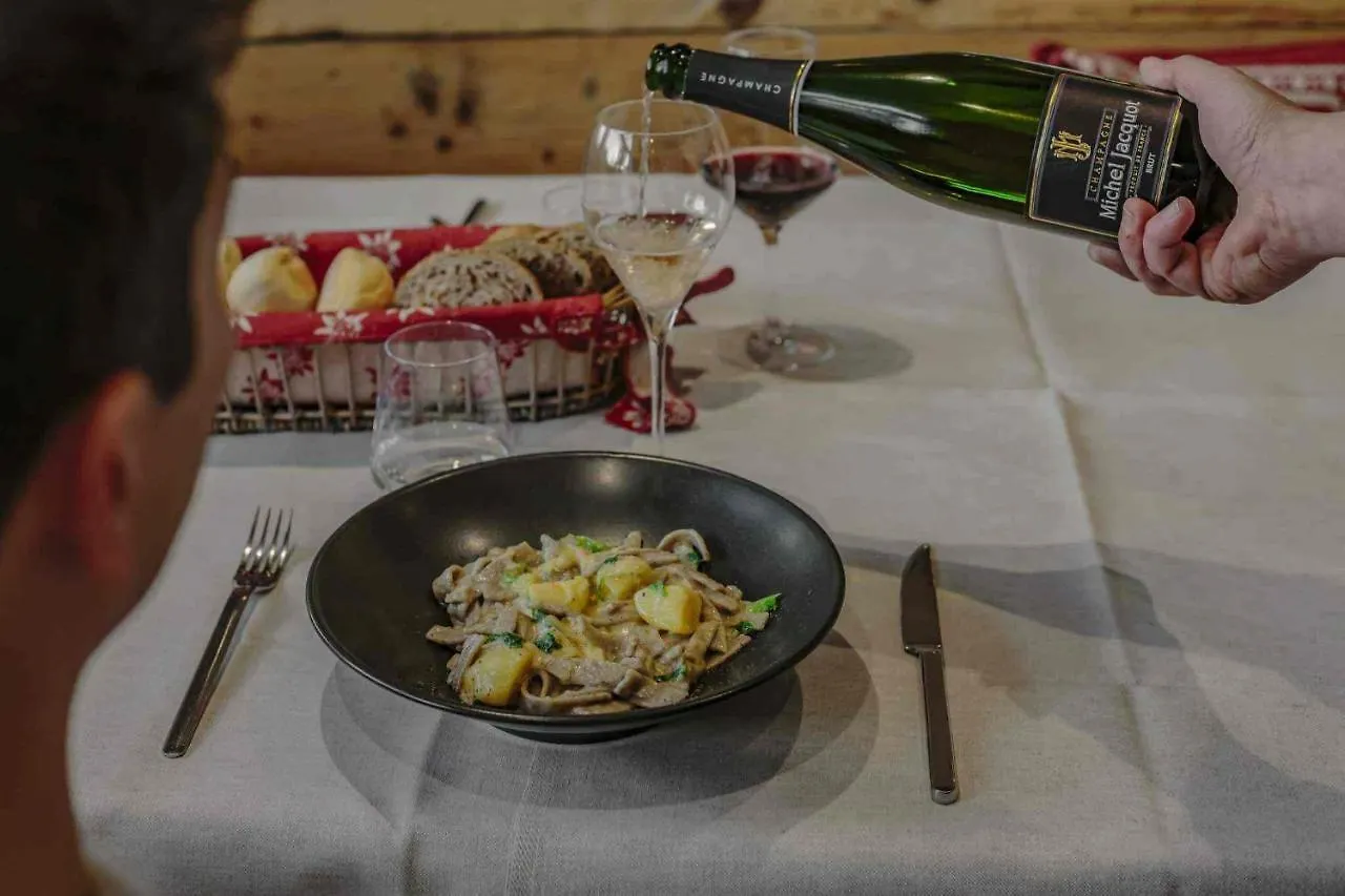 Alpen Chalet - Charme Mountain Hotel - Schilpario