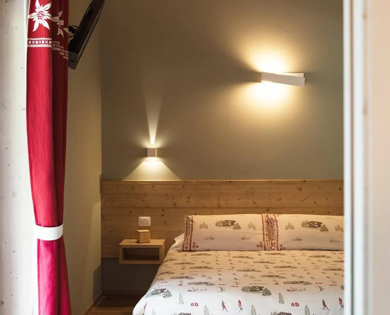 Alpen Chalet - Charme Mountain Hotel - Schilpario Italy