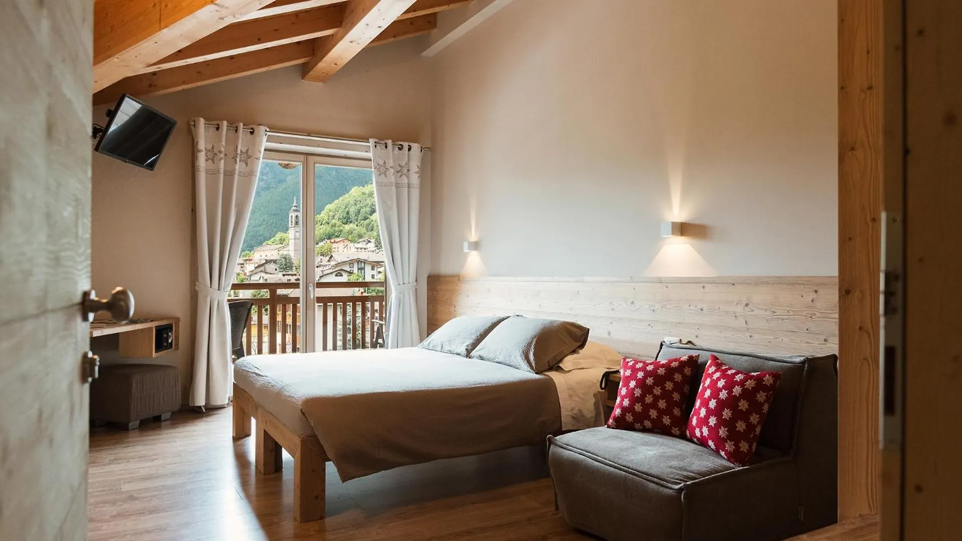 Alpen Chalet - Charme Mountain Hotel - Schilpario 3*,